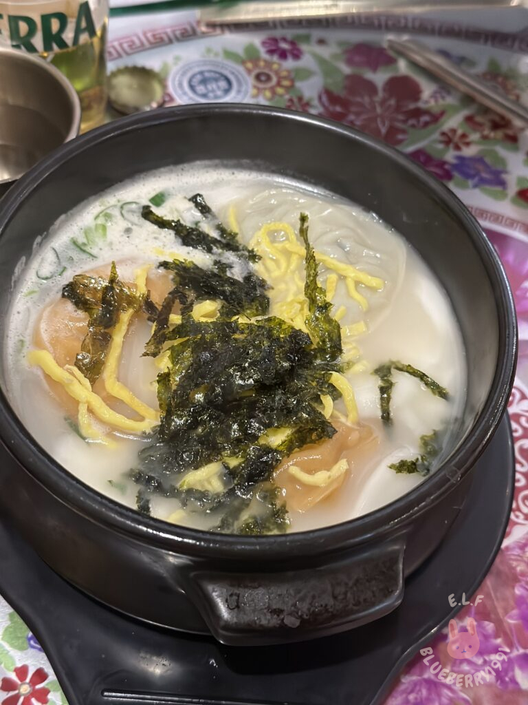 年糕餃子湯(떡만두국)