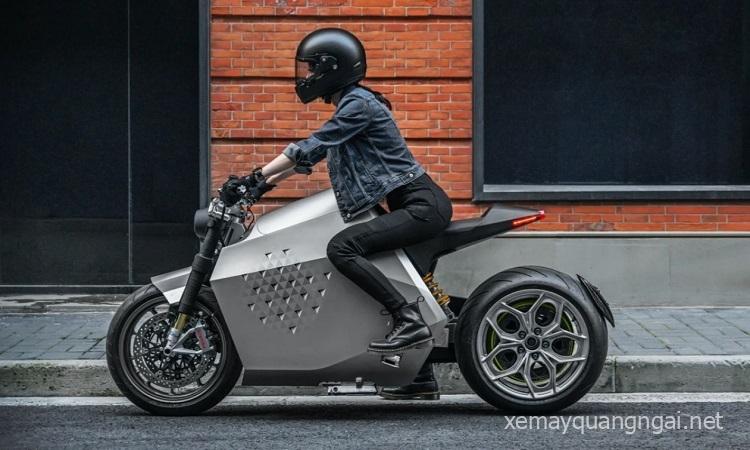 Xe máy điện tự cân bằng tốc độ 360 km/h 