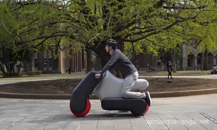 Xe máy điện bơm phồng có thể thay đổi hình dáng