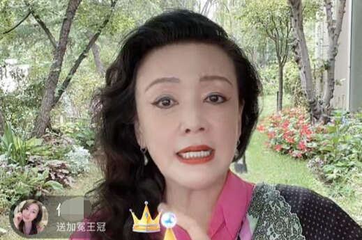 汪小菲媽媽直播，拒絕迴應大S婚姻問題，罕見提前夫「汪」哥