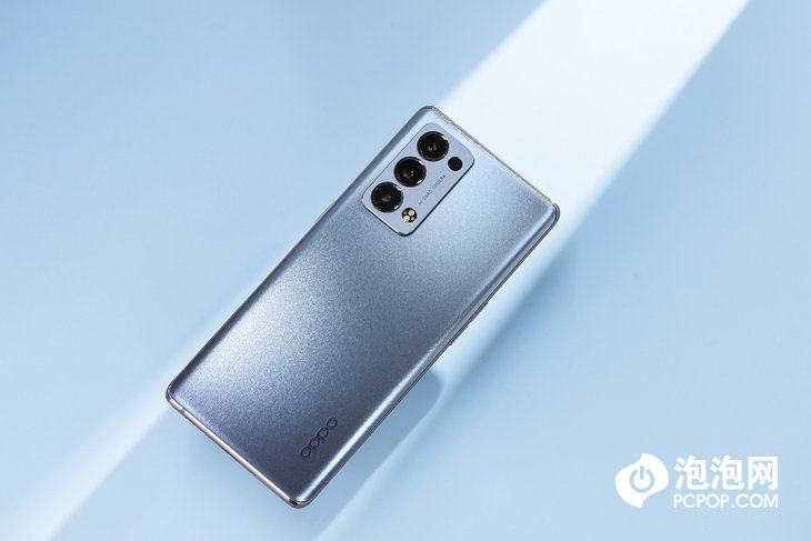 OPPO Reno6系列煥採人像視訊展現更美畢業季