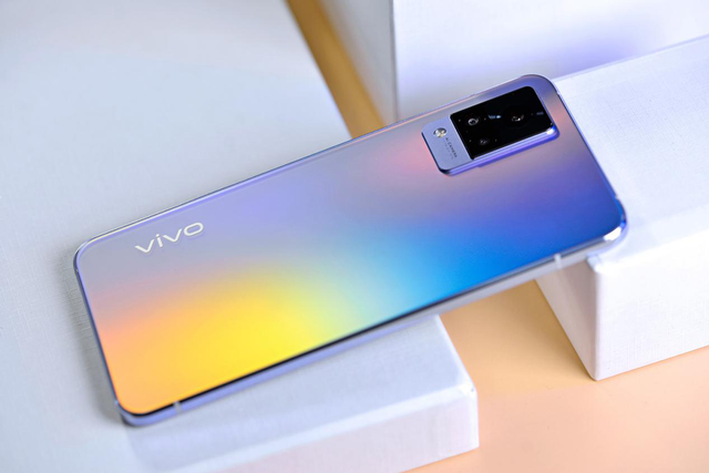 三款天璣1100手機對比：紅米、真我、vivo三品牌為啥相差900元？