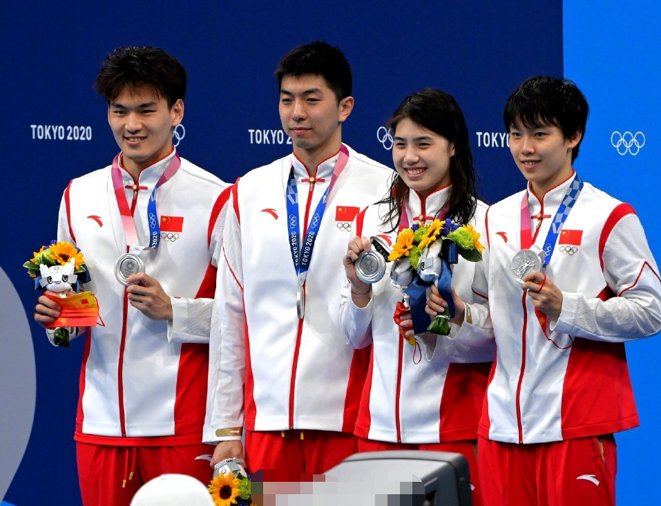 中國隊4x100米男女混合泳接力摘銀