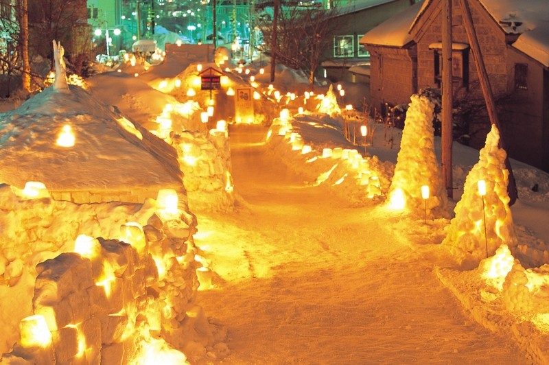 Otaru Snow Light Path Festival (小樽雪あかりの路)