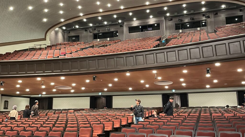 master's in journalism in japan - waseda theater