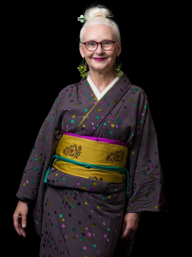 kimono closet - 5fac8822 8bf1 49c7 b02c 9d55f21eb078