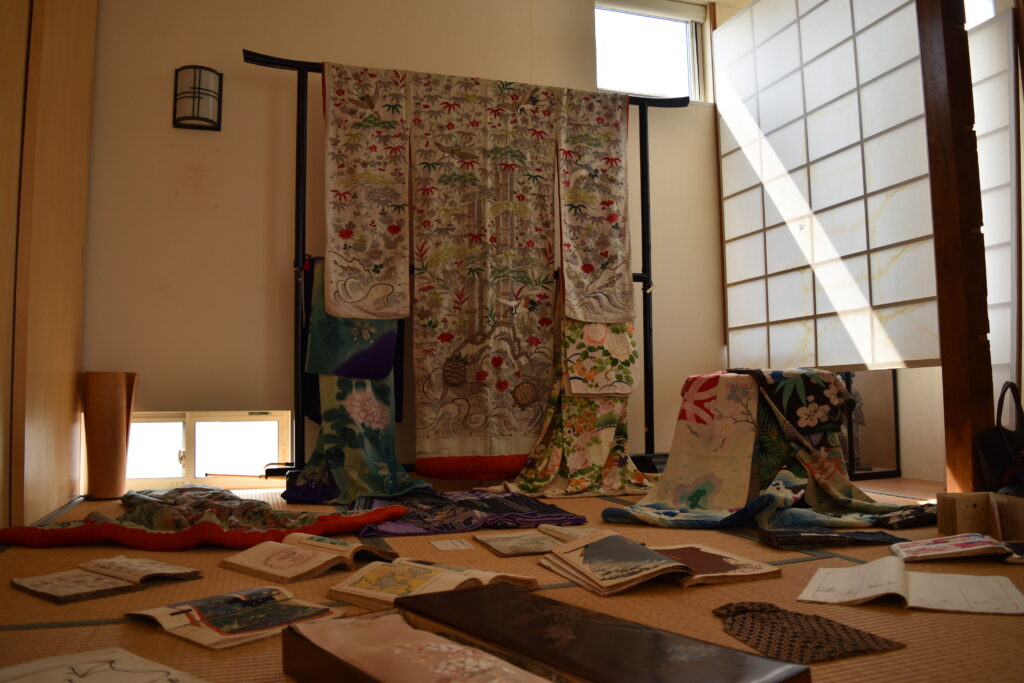 kimono closet - DSC 0037.JPG