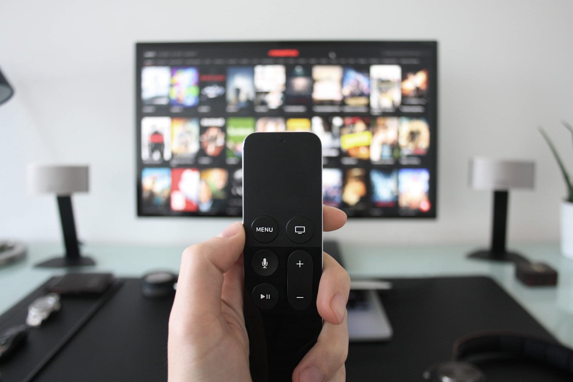 テレビで動画を見る画像
