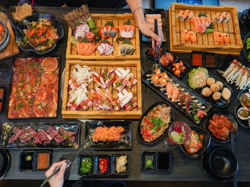 Đà Nẵng Có Gì Ngon? Check-in 7 Nhà Hàng Buffet Hải Sản Hot Nhất