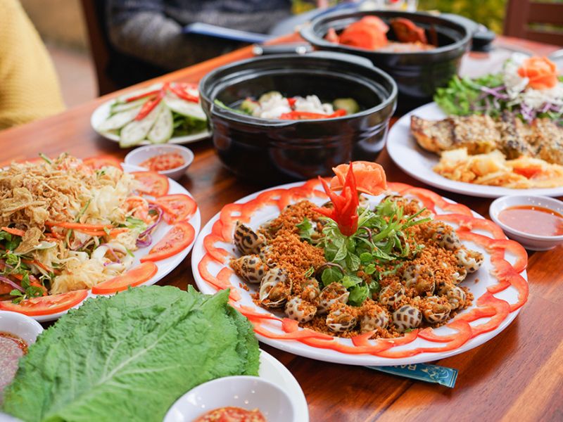 nhà hàng gần biển mỹ khê