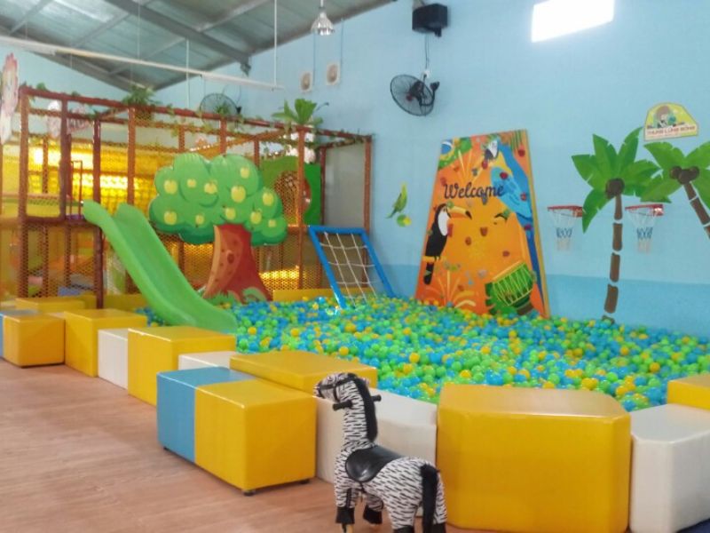 quán cafe có khu vui chơi cho bé