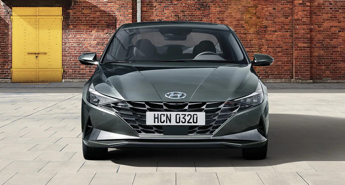 Hyundai Elantra 4