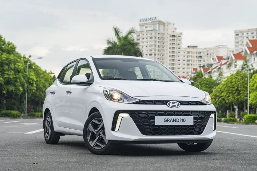 Hyundai i10 Sedan 4
