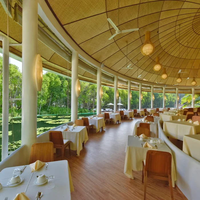 DL-HRES-Dreamland_Lake_Panorama_Restaurant_02