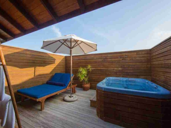 Jacuzzi_Water _Villa2_Vilamendhoo_玩轉馬爾地夫