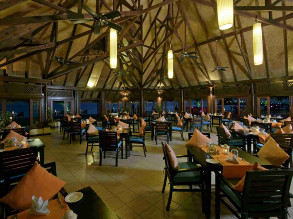 Lagoon_Restaurant_Olhuveli_玩轉馬爾地夫8