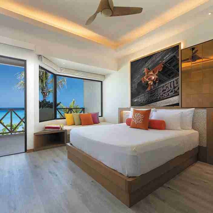 OBLU-XPERIENCE-AILAFUSHI-OCEAN-VIEW-FAMILY-ROOM-BEDROOM-WITH-VIEW-800x700-1