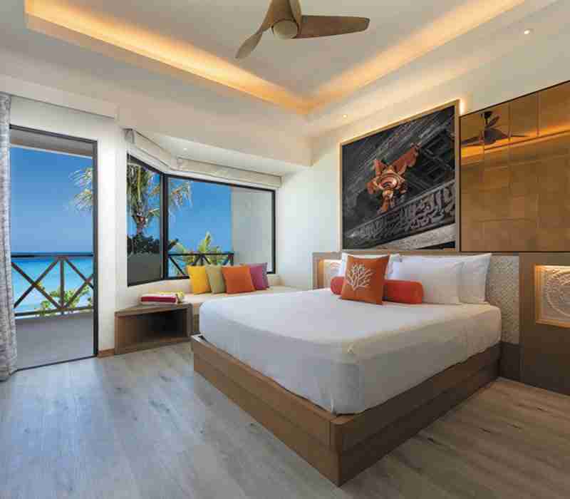 OBLU XPERIENCE AILAFUSHI OCEAN VIEW FAMILY ROOM BEDROOM WITH VIEW 800x700 1