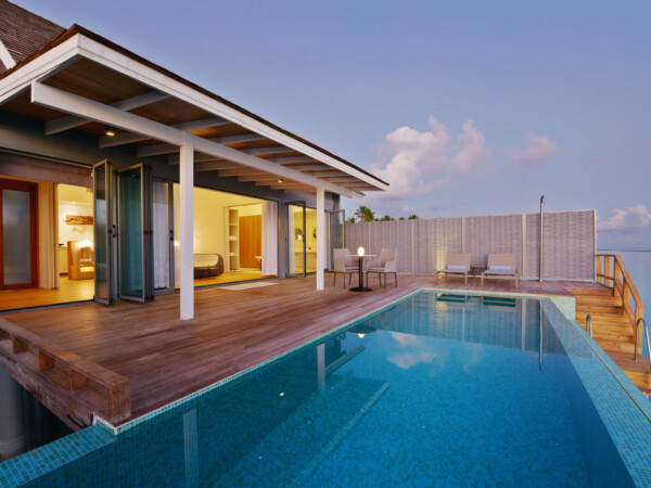 kuramathi-water-villa-with Pool1