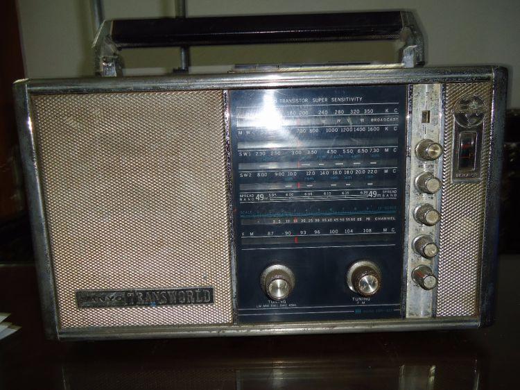 Radio Sanyo Transworld. Model 18H815