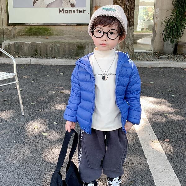 ダウンジャケット シンプル フード付き 男の子 かっこいい 子供服 無地 定番 必需品 使いやすい 着回し なんでも合う おしゃれ ジャケット フード 秋 冬 シェア買いならシェアモル 旧ショッピン