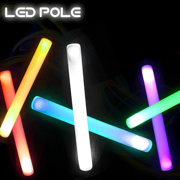 パーティーなどで使われる、LEDスティック/LEDポール 光るLEDスティック LEDポール 6パターンカラー変更可能 業販価格 ハロウィン 宴会 ナイトプール クラブ フェス20031