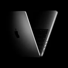 Apple MacBook Pro 16インチ M2 Pro / M2 Max (2023) 新品¥195,000