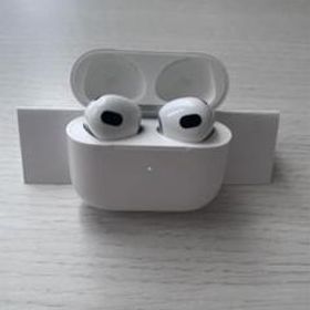 AirPods 第3世代 （A2564） Apple正規品