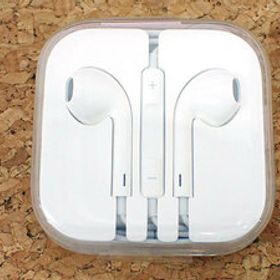 【新品 未使用】Apple 純正 EarPods マイク付き イヤホン iPhone 付属品 有線 シュリンク付き《全国一律送料370円》(PCYT25-23)