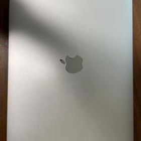 MacBookPro MLUQ2J/A シルバー