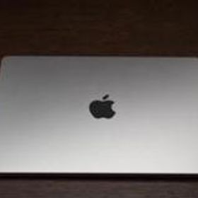 美品 MacBook Air M2（Mid 2022）256GB スターライト
