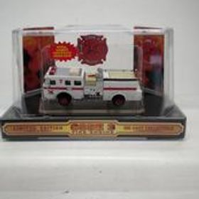 1/64 ダイキャストモデル 02456 DENVER FIRE DEPT. 車番7 CODE 3
