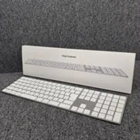 Apple Magic Keyboard(テンキー付き)- 日本語- シルバー MacのためのMagic Keyboard（テンキー付き）シルバーを購入