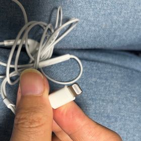 アップル(Apple)のアップル純正 付属イヤホン Earpods(ヘッドフォン/イヤフォン)