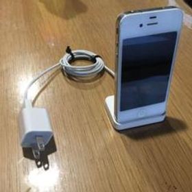 iPhone 4 White 8 GB 充電スタンド付き