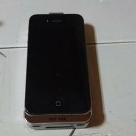 iPhone 4 Black 16 GB au