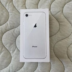 アップル(Apple)のiPhone8 64GB 新品 シルバー 付属品完備(スマートフォン本体)