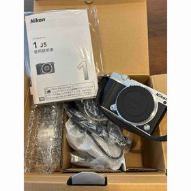 ニコン(Nikon)のNikon Nikon 1 J5 Wズームレンズキット SILVER(ミラーレス一眼)