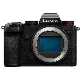 パナソニック フルサイズ ミラーレス一眼カメラ ルミックス Sシリーズ LUMIX DC-S5 ボディ ブラック【送料無料】【KK9N0D18P】