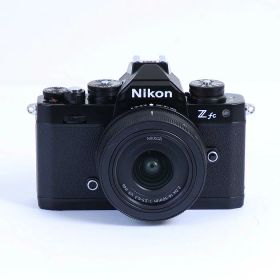 【中古】 (ニコン) Nikon ニコン Z FC 16-50 VR レンズキツト ブラツク【中古カメラ デジタル一眼】 ランク：AB
