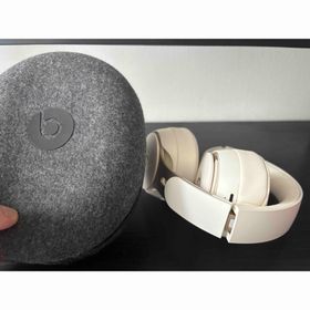 ビーツ(Beats)のBeats Solo Pro ワイヤレスヘッドホン アイボリー ケース付き(ヘッドフォン/イヤフォン)