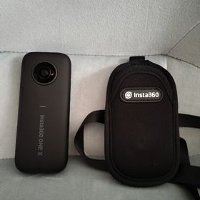 インスタスリーシックスティ(insta360)の【美品】insta360 one X(ビデオカメラ)