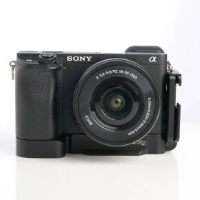 【中古】 (ソニー) SONY α6400 レンズキット ブラック(ILCE-6400L)【中古カメラ デジタル一眼】 ランク：B