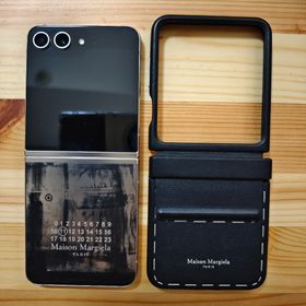 Samsung Galaxy Z Flip5 Maison Margiela(スマートフォン本体)