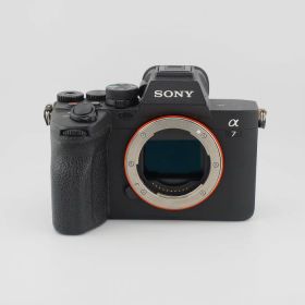 【中古】 (ソニー) SONY ILCE-7M4【中古カメラ デジタル一眼】 ランク：B