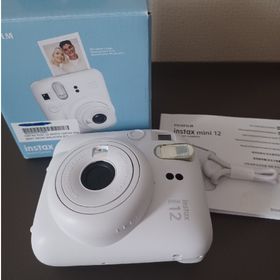 フジフイルム(富士フイルム)の富士フイルムチェキ instax mini 12 クレイホワイト(1台)(フィルムカメラ)