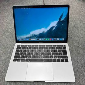 アップル(Apple)のMacBook Air 2018年モデル・シルバー(ノートPC)