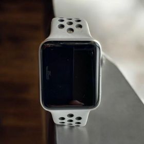 アップル(Apple)のNIKE APPLE WATCH SERIES3 ジャンク品 通電確認済み(腕時計)