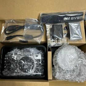 オーエムデジタルソリューションズ(OM Digital Solutions)のOM SYSTEM OM-5 14-150mm II レンズキット シルバー(ミラーレス一眼)