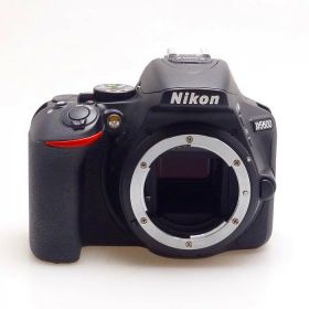 【中古】 (ニコン) Nikon D5600 ボデイ【中古カメラ デジタル一眼】 ランク：AB